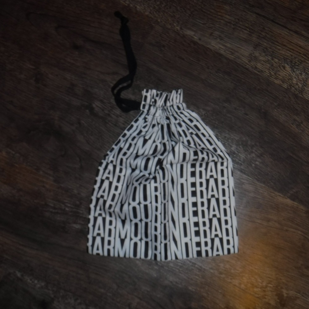 Under Armour Drawstring Pouch‎ Bag Black White All Over Logo Gym Travel
